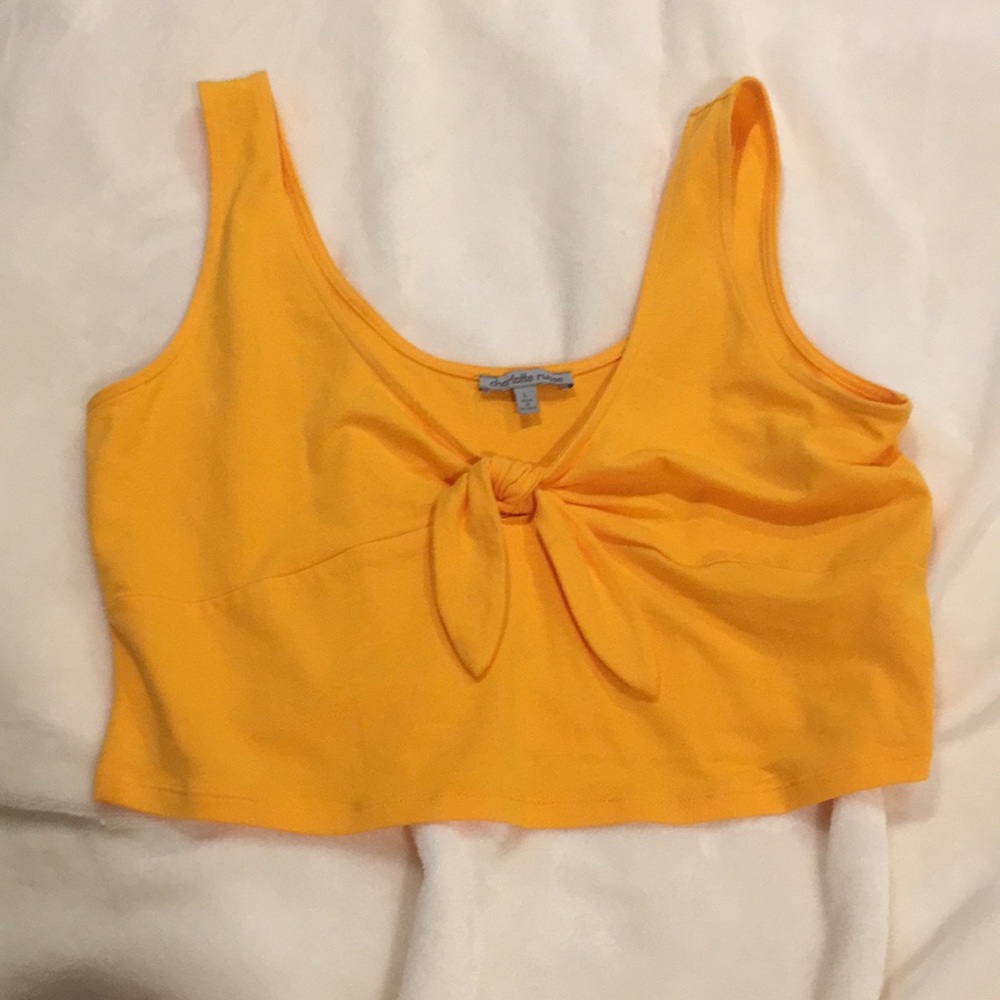 ⭐️yellow/ Charlotte Russe/ crop top⭐️